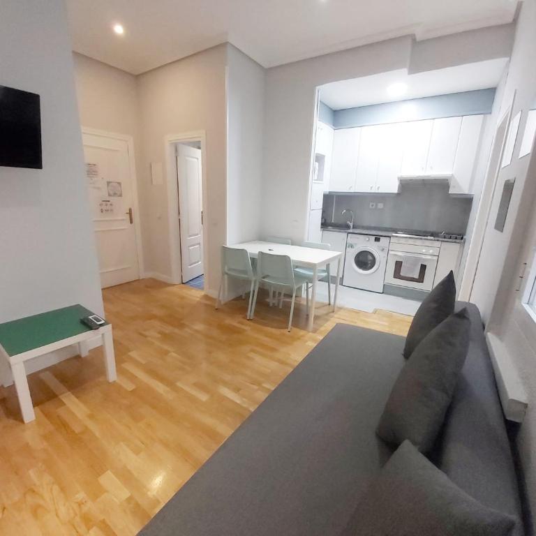 Apartments Madrid Principe - One-Bedroom Apartment - 1