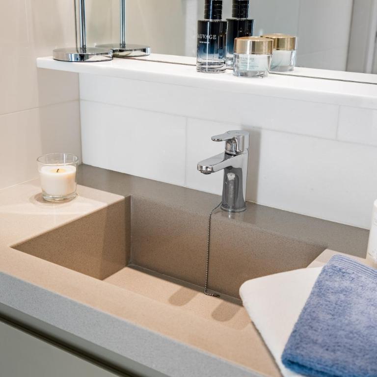 Kronos on the Beach suite 1 - Two-Bedroom Apartment - 28