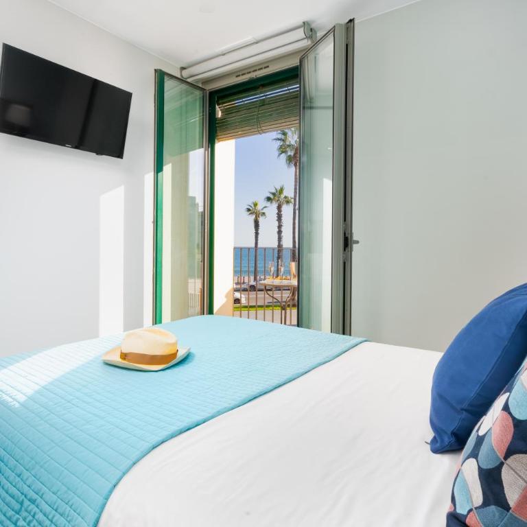 Kronos on the Beach suite 1 - Two-Bedroom Apartment - 10