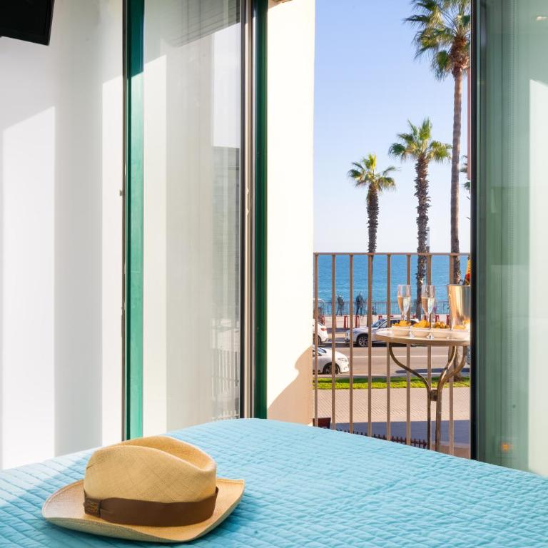 Kronos on the Beach suite 1 - Two-Bedroom Apartment - 11