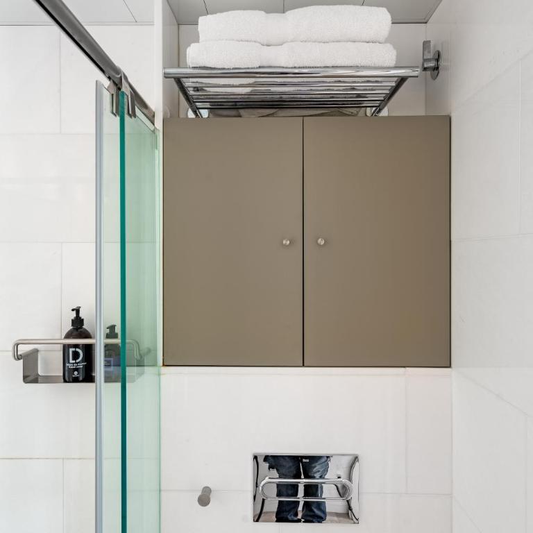 Kronos on the Beach suite 1 - Two-Bedroom Apartment - 30
