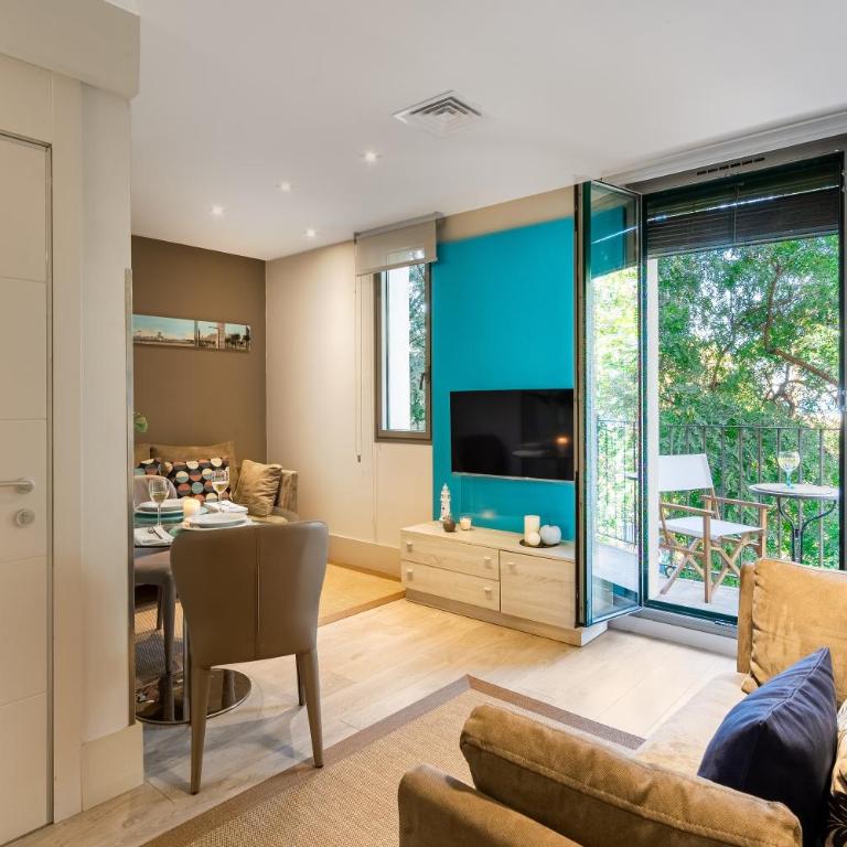 Kronos on the Beach suite 1 - Two-Bedroom Apartment - 2