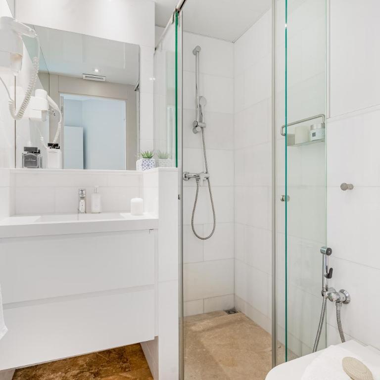 Kronos on the beach Suite 2 - Two-Bedroom Apartment - 29