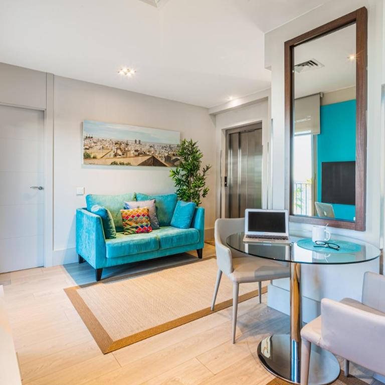 Kronos on the Beach suite 3 - Two-Bedroom Apartment - 2