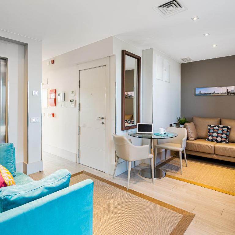 Kronos on the Beach suite 3 - Two-Bedroom Apartment - 3
