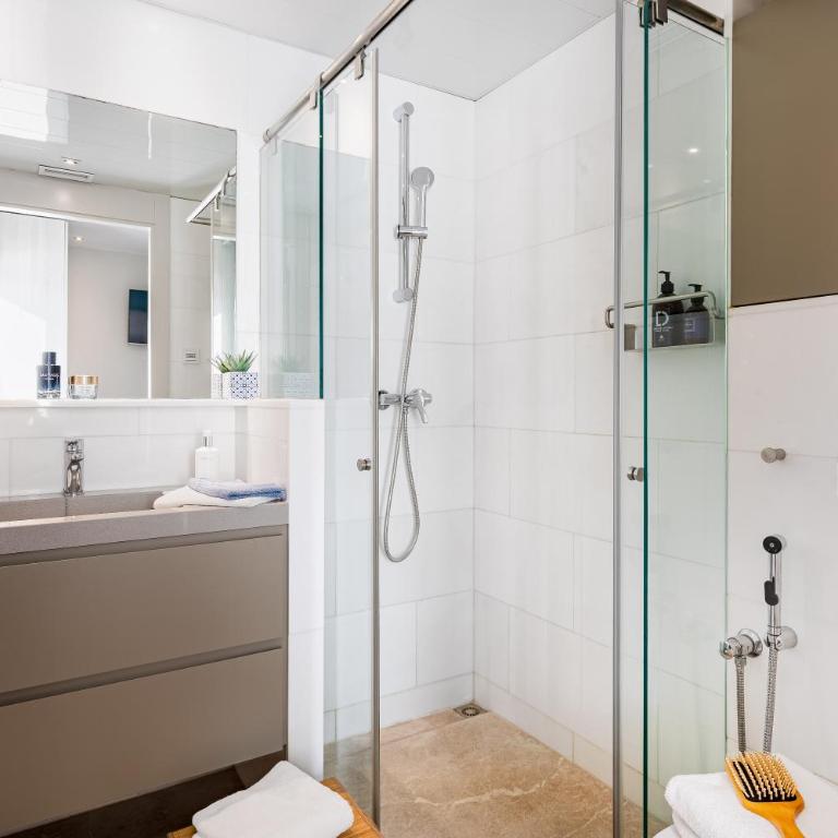 Kronos on the Beach suite 3 - Two-Bedroom Apartment - 22