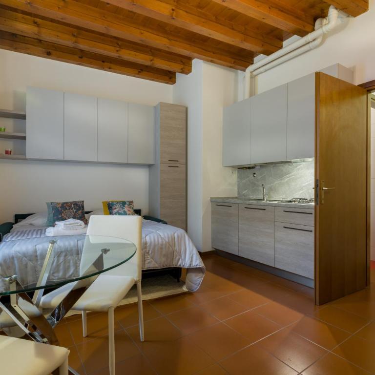 Apartments City Center - Superior Studio - 16