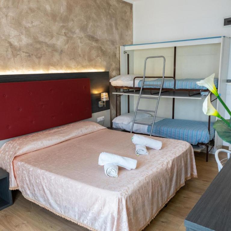 Hotel Verdi - Camera Familiare Standard - 1