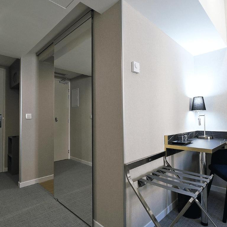 Hôtel Napoléon - Chambre Deluxe - 2