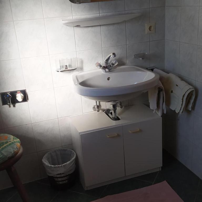 Aue, Ferienwohnung - Apartment mit 3 Schlafzimmern - 2