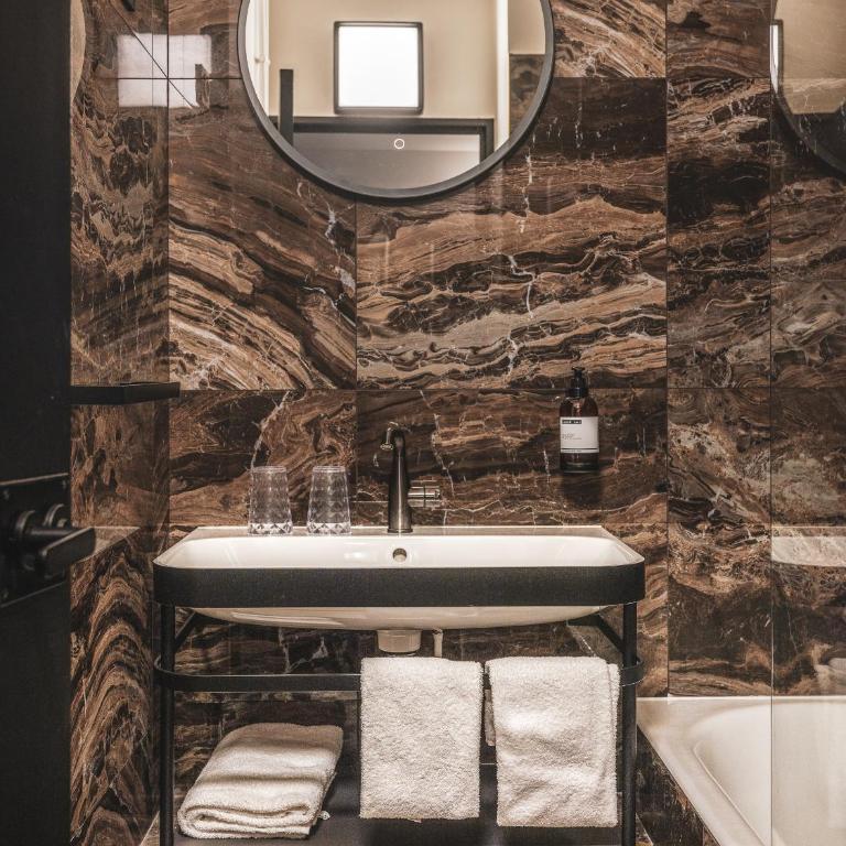 Maisons du Monde Hôtel & Suites - La Rochelle Vieux Port - Chambre Confort - 3