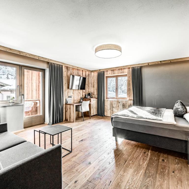 ALMMONTE SENSUM SUITES - Funky Living Hotel - Classic Suite - 4