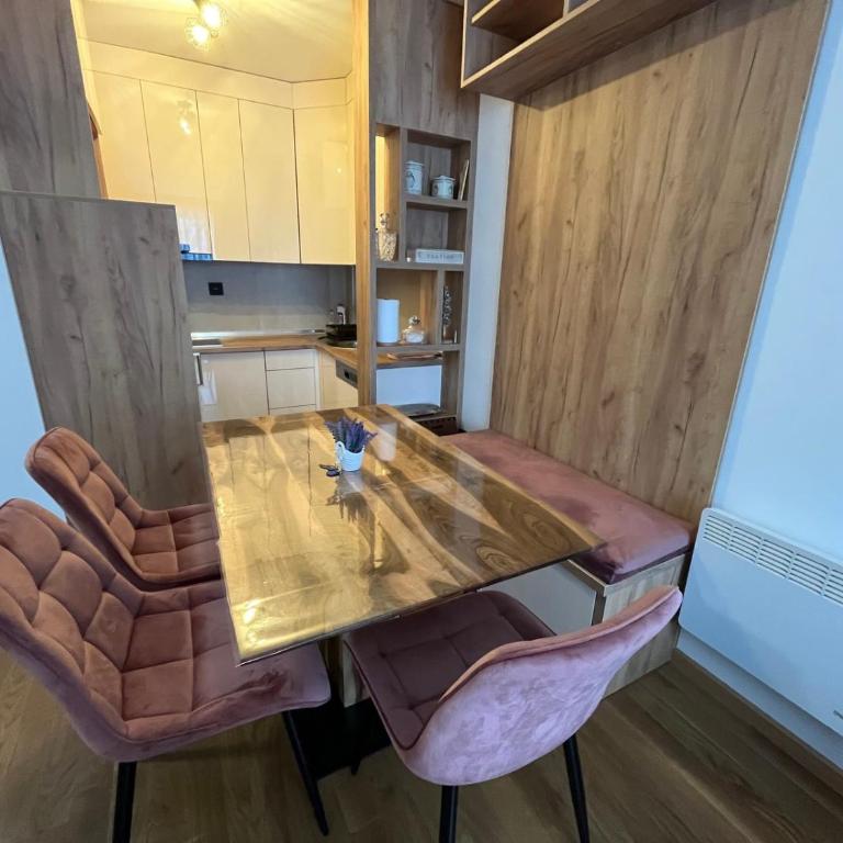 Apartman Ilinčić Jahorinska Vila - One-Bedroom Apartment - 1