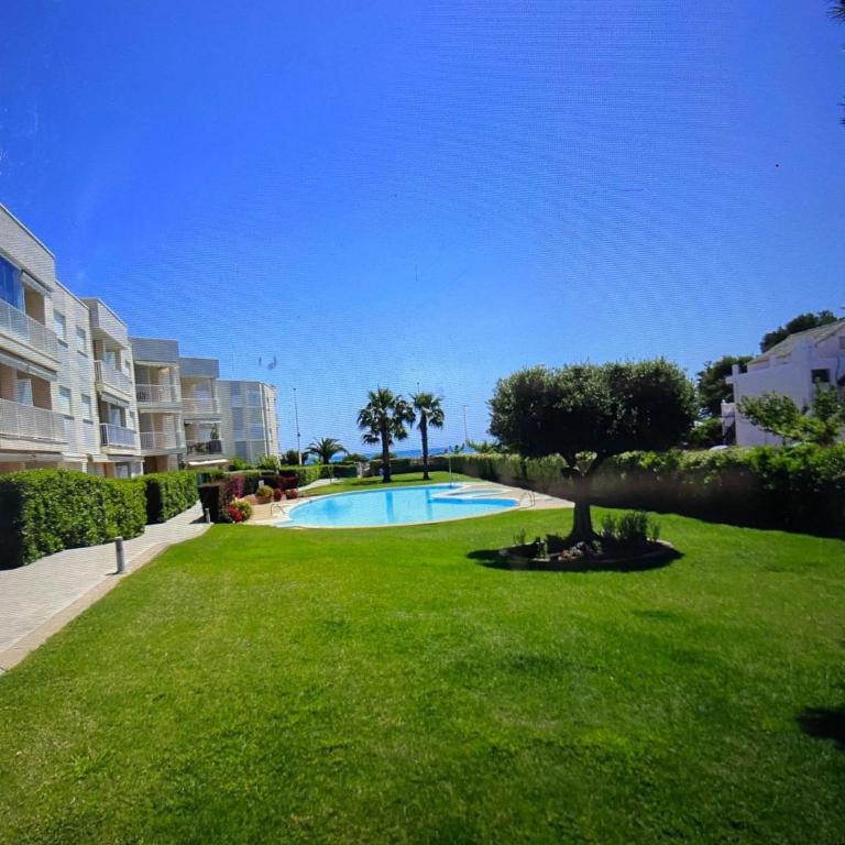 Apartamento con piscina en una preciosa playa - Two-Bedroom Apartment - 6