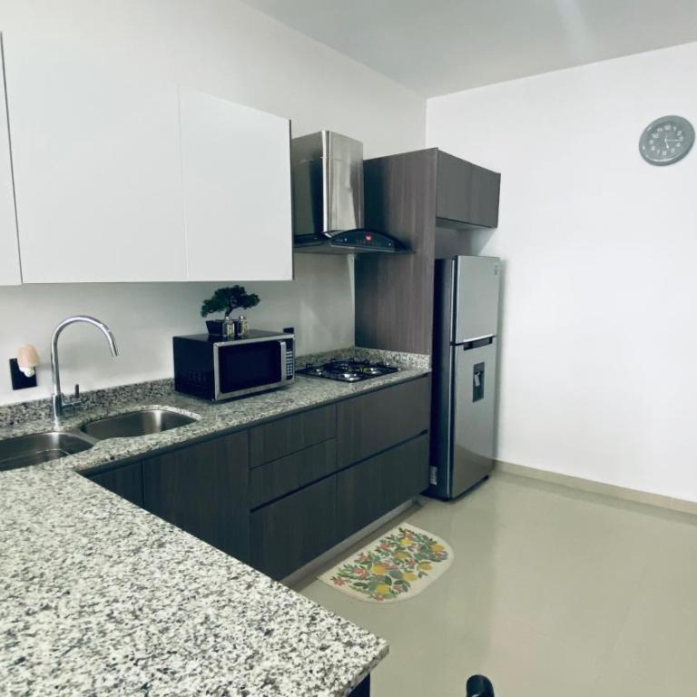 Depa lujoso cerca del malecón by G P S rentas - Two-Bedroom Apartment - 3