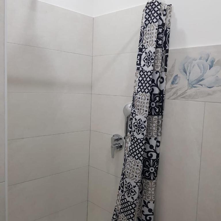 La Sapienza - Camera Matrimoniale/Doppia con Letti Singoli con Bagno Privato - 12