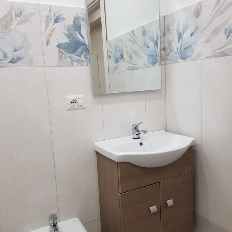 La Sapienza - Camera Matrimoniale/Doppia con Letti Singoli con Bagno Privato - 6