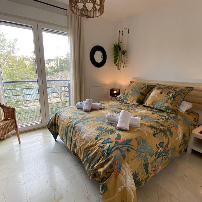 LUNAROOM Center & Quiet Guesthouse - Room with Shared bathroom and Views - Large Bed - 4