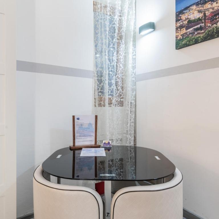 Firenze Rentals Ponte Vecchio Flat - One-Bedroom Apartment - 21