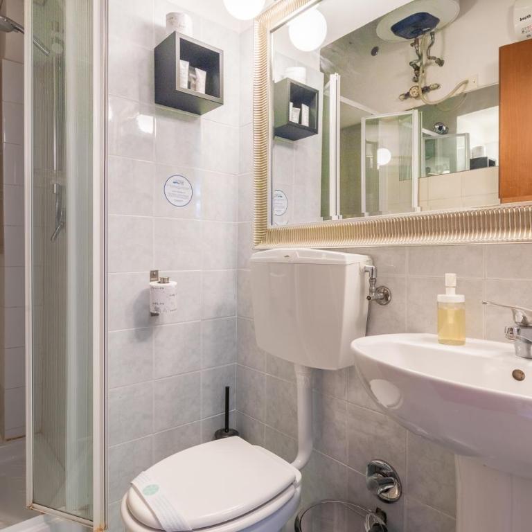 Firenze Rentals Ponte Vecchio Flat - One-Bedroom Apartment - 24
