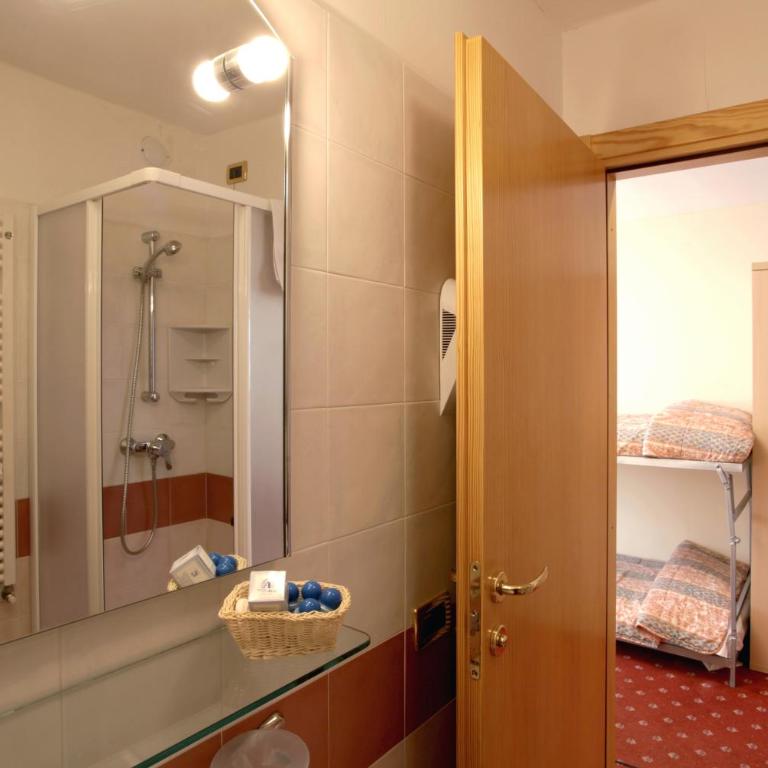 Hotel Delle Alpi - Camera Tripla Comfort - 4