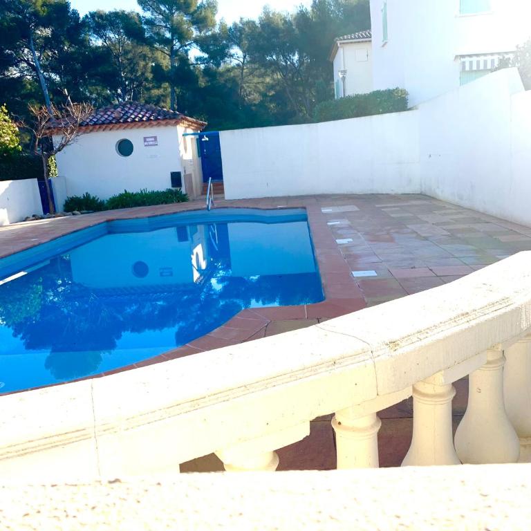 La plage, calme et jardin - One-Bedroom Apartment - 26