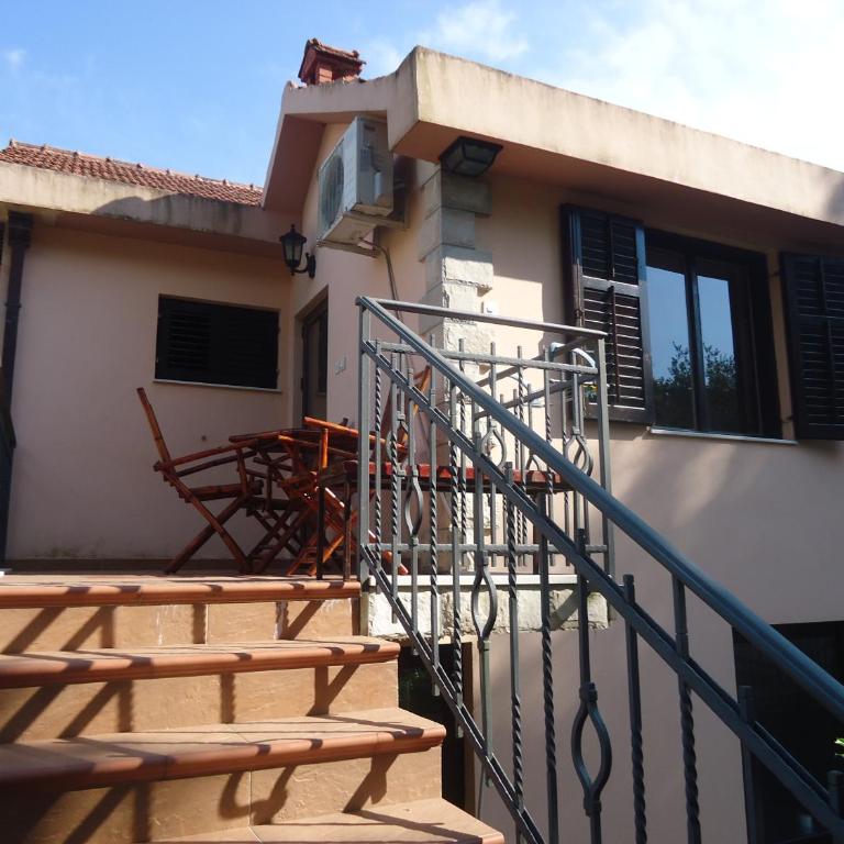 Apartments and Bungalows Mimoza Baošići - One-Bedroom Apartment with Balcony - 4