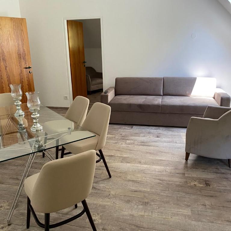 Hotelresort Klopeinersee - Suite mit Queensize-Bett und Whirlpool - 9