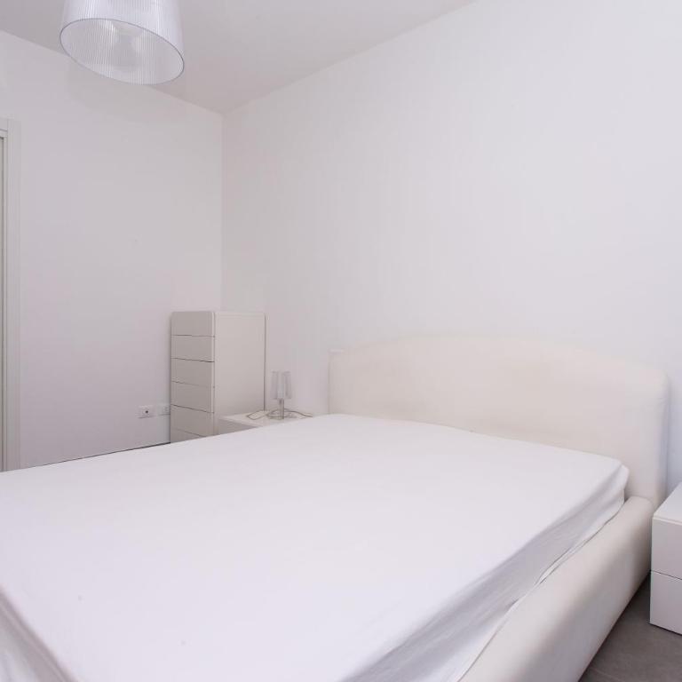 S018 - Sirolo, nuovissimo trilocale in pietra con giardino dx - Appartamento con 2 Camere da Letto - 11
