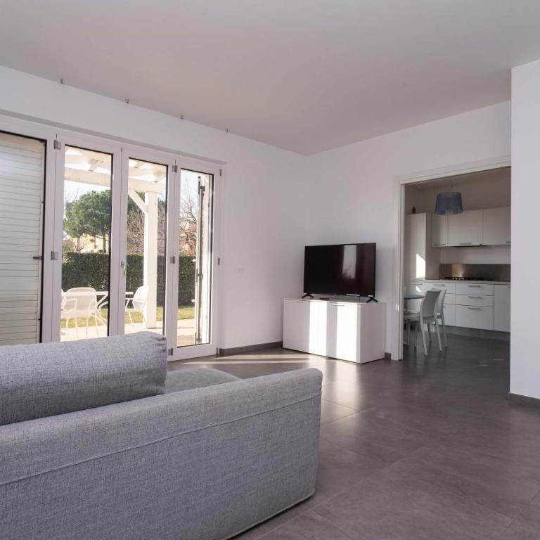 S018 - Sirolo, nuovissimo trilocale in pietra con giardino dx - Appartamento con 2 Camere da Letto - 4
