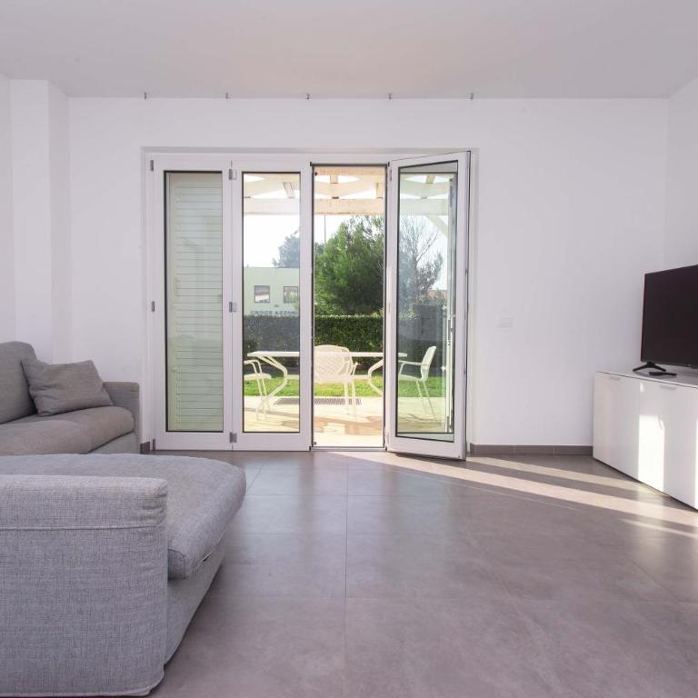 S018 - Sirolo, nuovissimo trilocale in pietra con giardino dx - Appartamento con 2 Camere da Letto - 3
