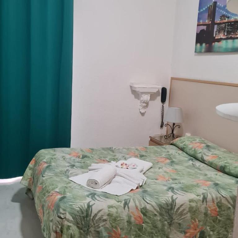 Hostal Alhambra Tarragona - Habitación Doble con baño privado - 12