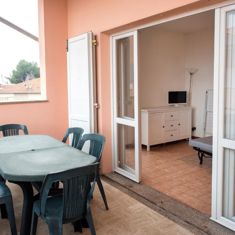 M126 - Marcelli, trilocale fronte mare in residence con piscina - Appartamento con 2 Camere da Letto - 2