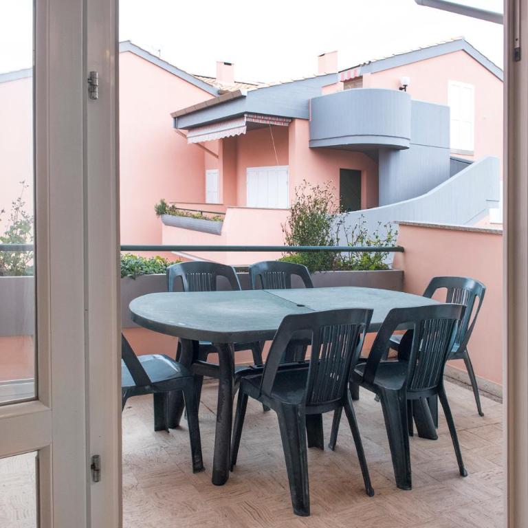 M126 - Marcelli, trilocale fronte mare in residence con piscina - Appartamento con 2 Camere da Letto - 3