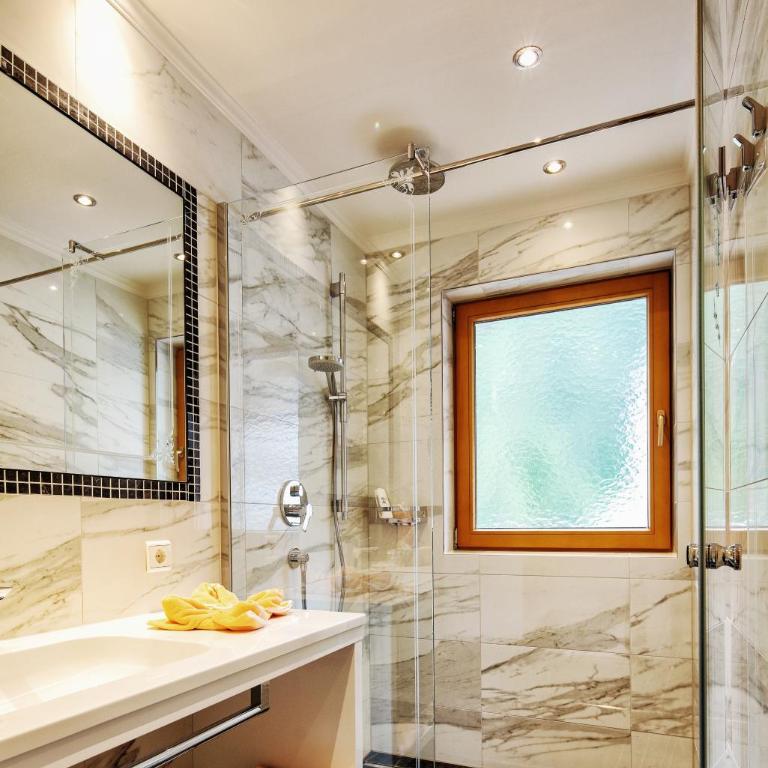 Hotel Neuhintertux 4 Sterne superior - Superior Doppelzimmer - Aussicht auf den Gletscher - 2