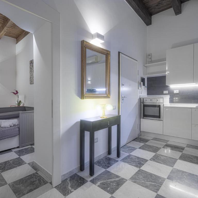 Right House - Characteristic Marina District - Deluxe Apartment - 3