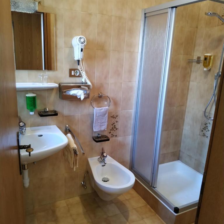 Pension Lafod - Habitación Doble con balcón - 15