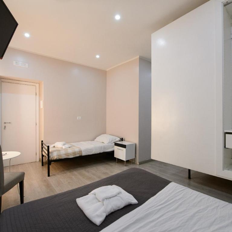 Magenta Casa Barberini - Camera Familiare Executive - 10