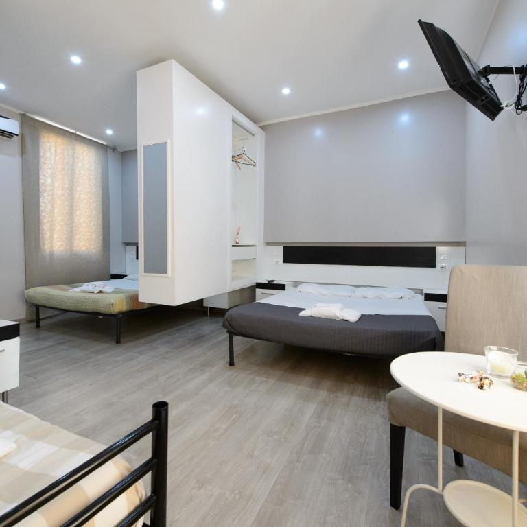 Magenta Casa Barberini - Camera Familiare Executive - 9