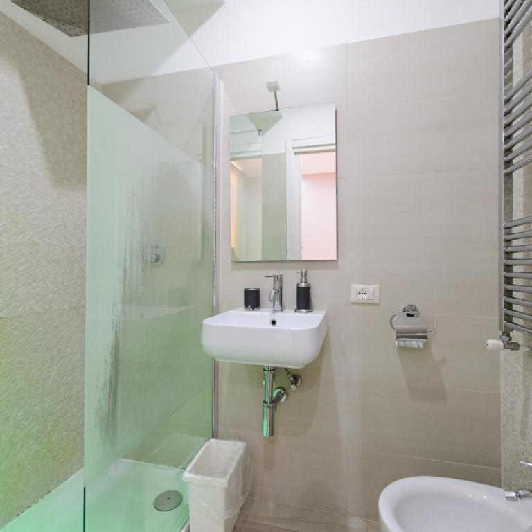 Magenta Casa Barberini - Camera Familiare Executive - 13
