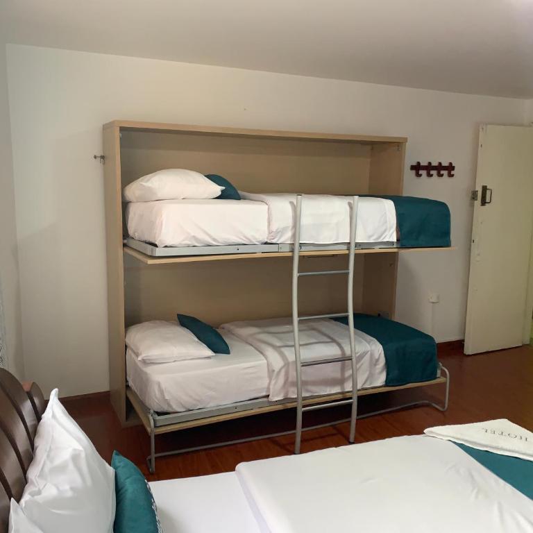 Hotel Lourdes la 62 - Habitación cuádruple - 1