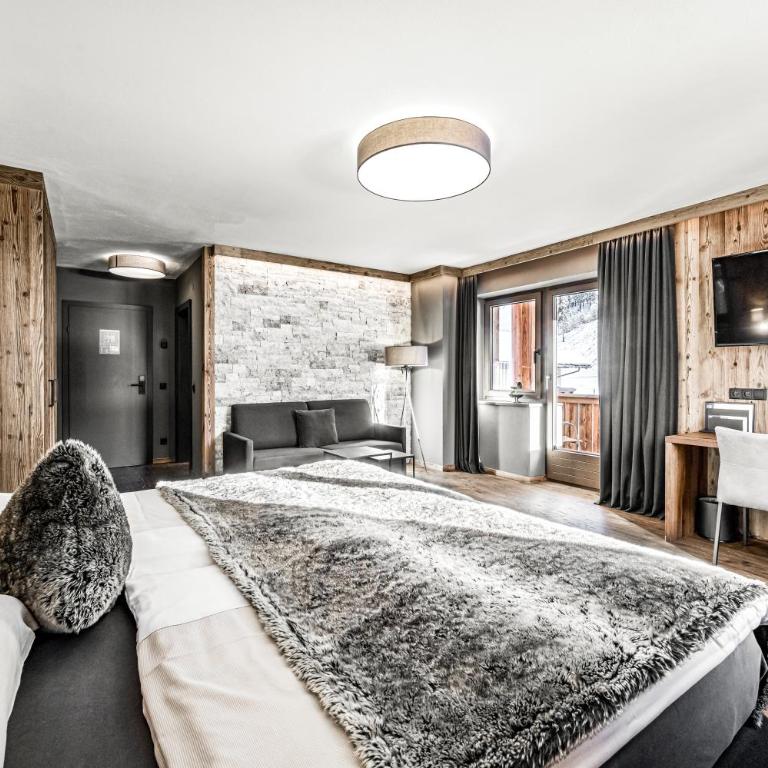 ALMMONTE SENSUM SUITES - Funky Living Hotel - Classic Suite - 3