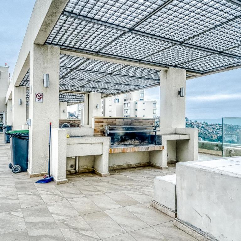 Blue Oasis 2BR W/ Pool, Smart TV, Parking & Gym - Two-Bedroom Apartment - 1