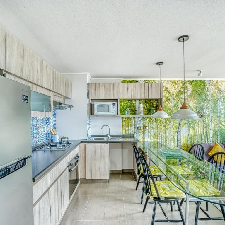 Blue Oasis 2BR W/ Pool, Smart TV, Parking & Gym - Two-Bedroom Apartment - 5