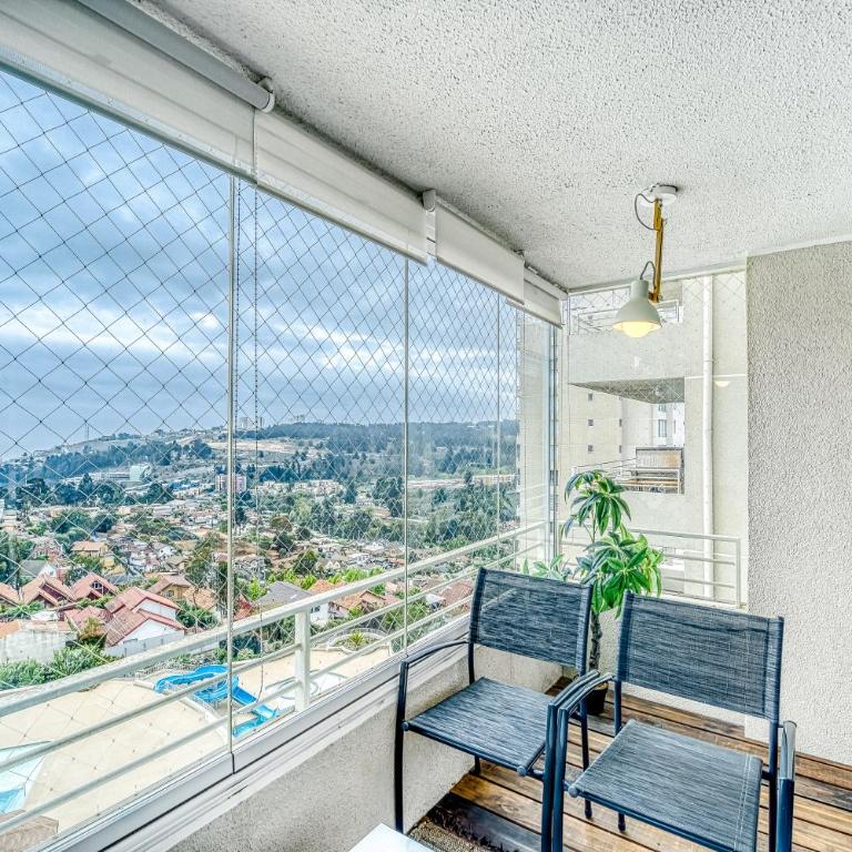 Blue Oasis 2BR W/ Pool, Smart TV, Parking & Gym - Two-Bedroom Apartment - 16
