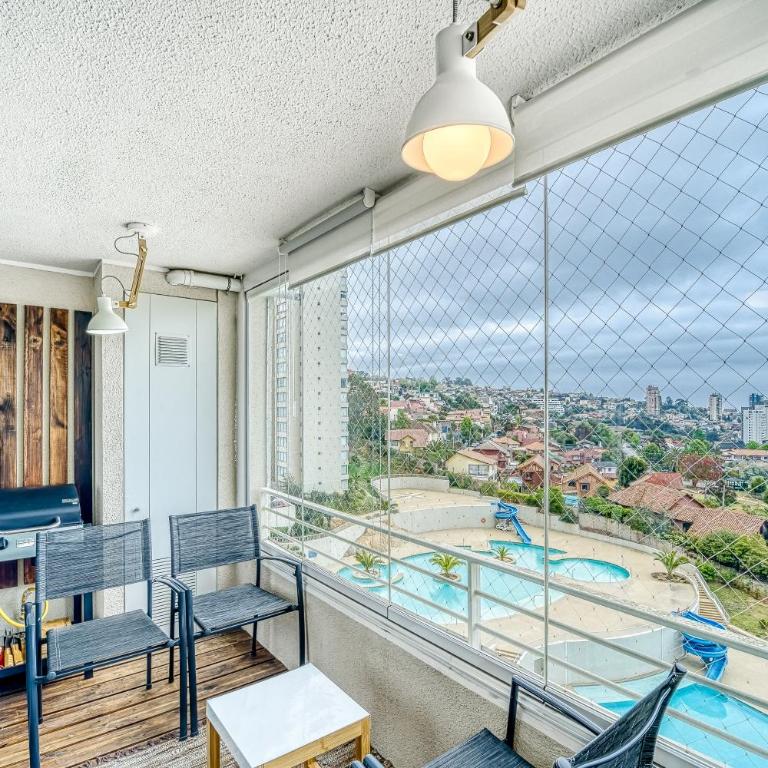 Blue Oasis 2BR W/ Pool, Smart TV, Parking & Gym - Two-Bedroom Apartment - 19