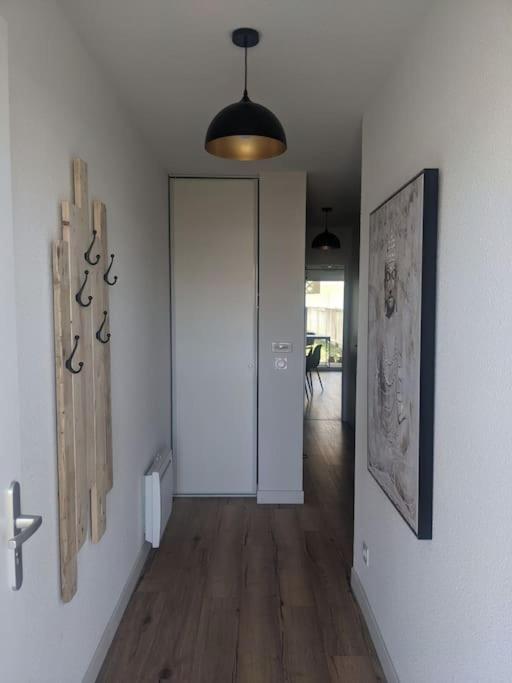 Appartement 200m de l'océan avec piscine extérieure - Appartement - Vue sur Piscine - 18