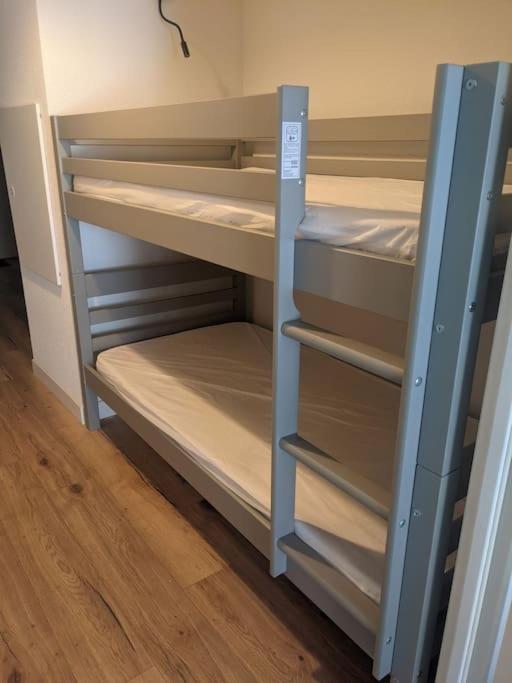 Appartement 200m de l'océan avec piscine extérieure - Appartement - Vue sur Piscine - 15