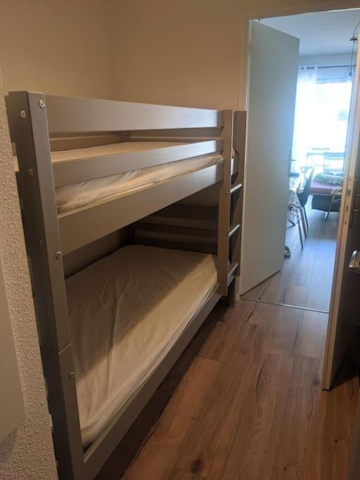 Appartement 200m de l'océan avec piscine extérieure - Appartement - Vue sur Piscine - 14