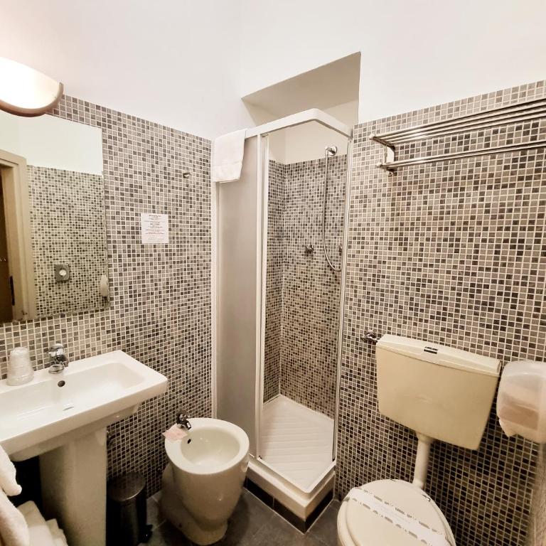 Hotel Astoria - Triple Room - 6